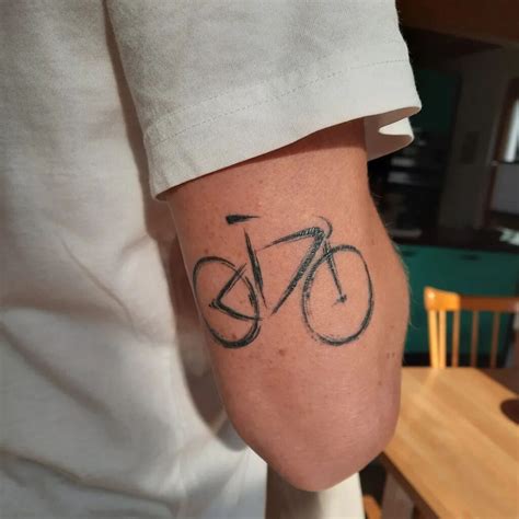 tattoo bicipite|Pedal Ink: 24 Inspiring Cycling Tattoos For Bike Fanatics